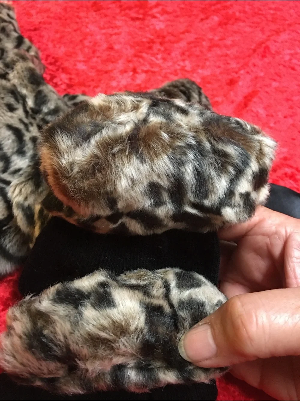 Vintage Leopard Print Faux Fur Scarf and glove set - Black & Brown